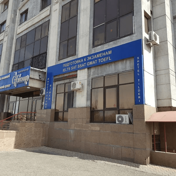 Центры изучения английского языка против YouTube: почему самостоятельное обучение часто заходит в тупик?